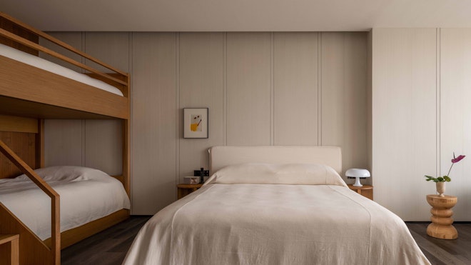 Bunk Bed Studio King Room - Bedroom