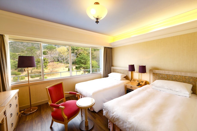Garden View Twin - Bedroom