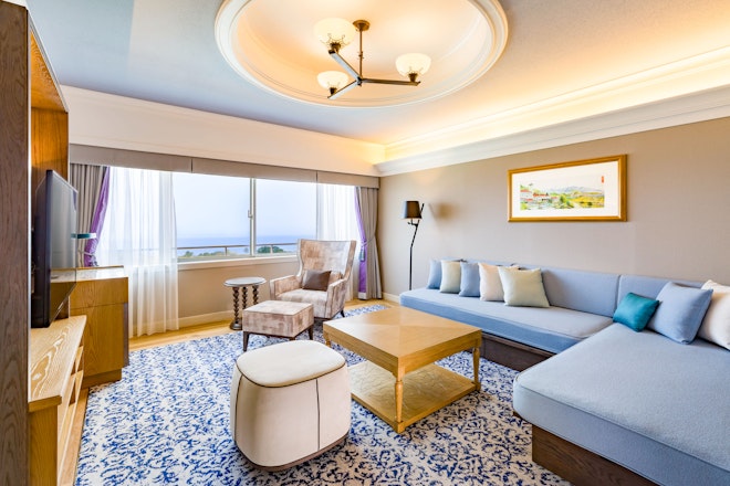 Ocean View Suite - Living Area