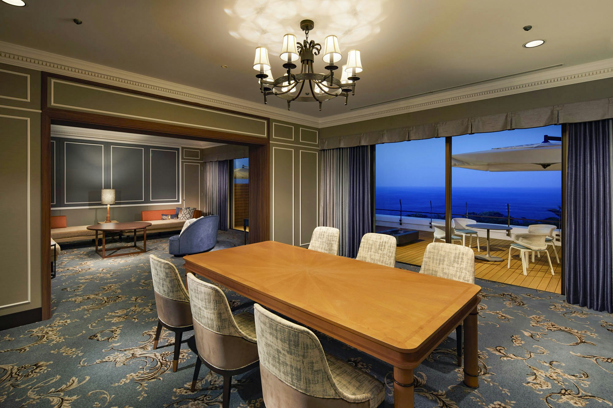Main Building Ocean View Imperial Suite - Dining Area