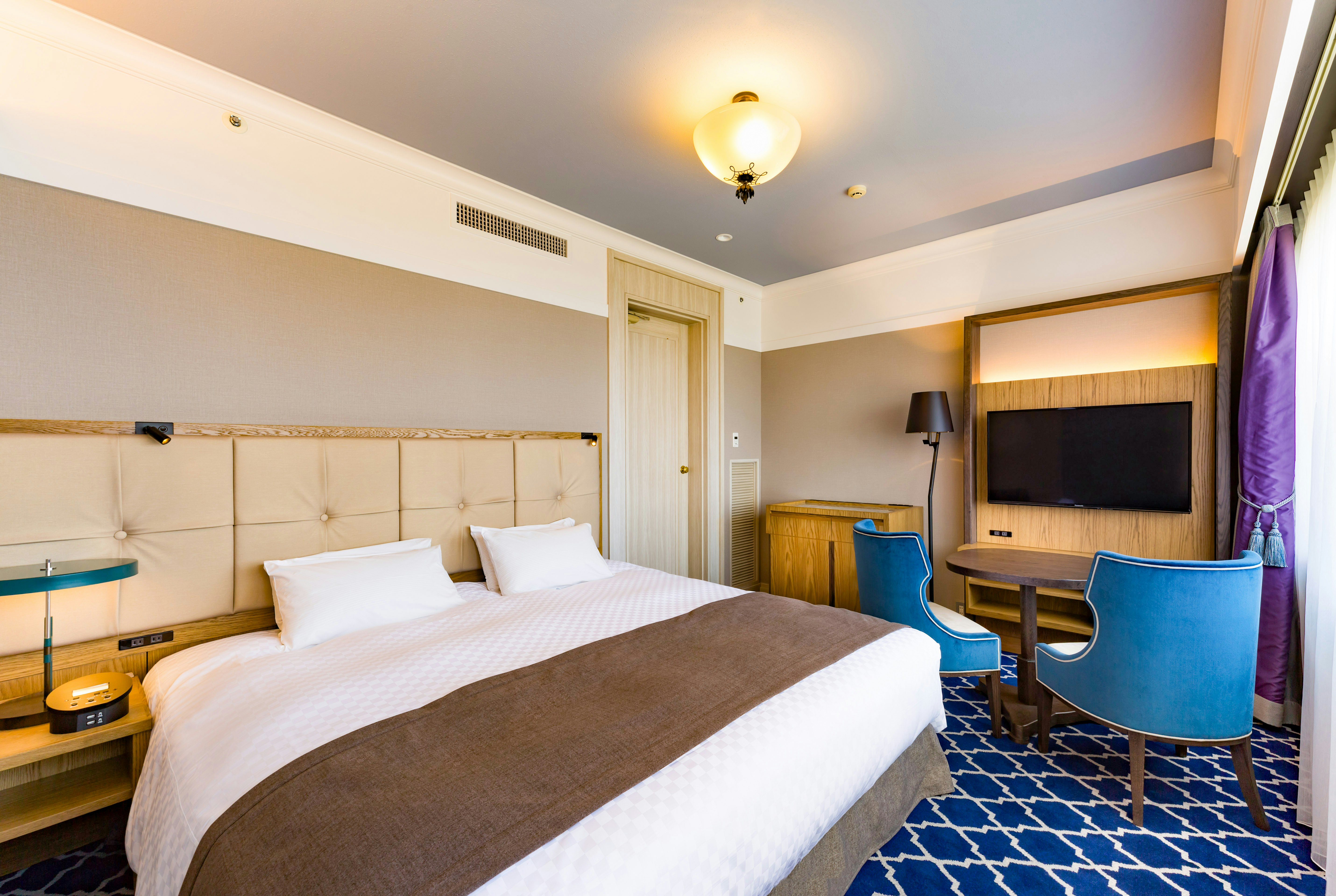 Ocean View King - Bedroom