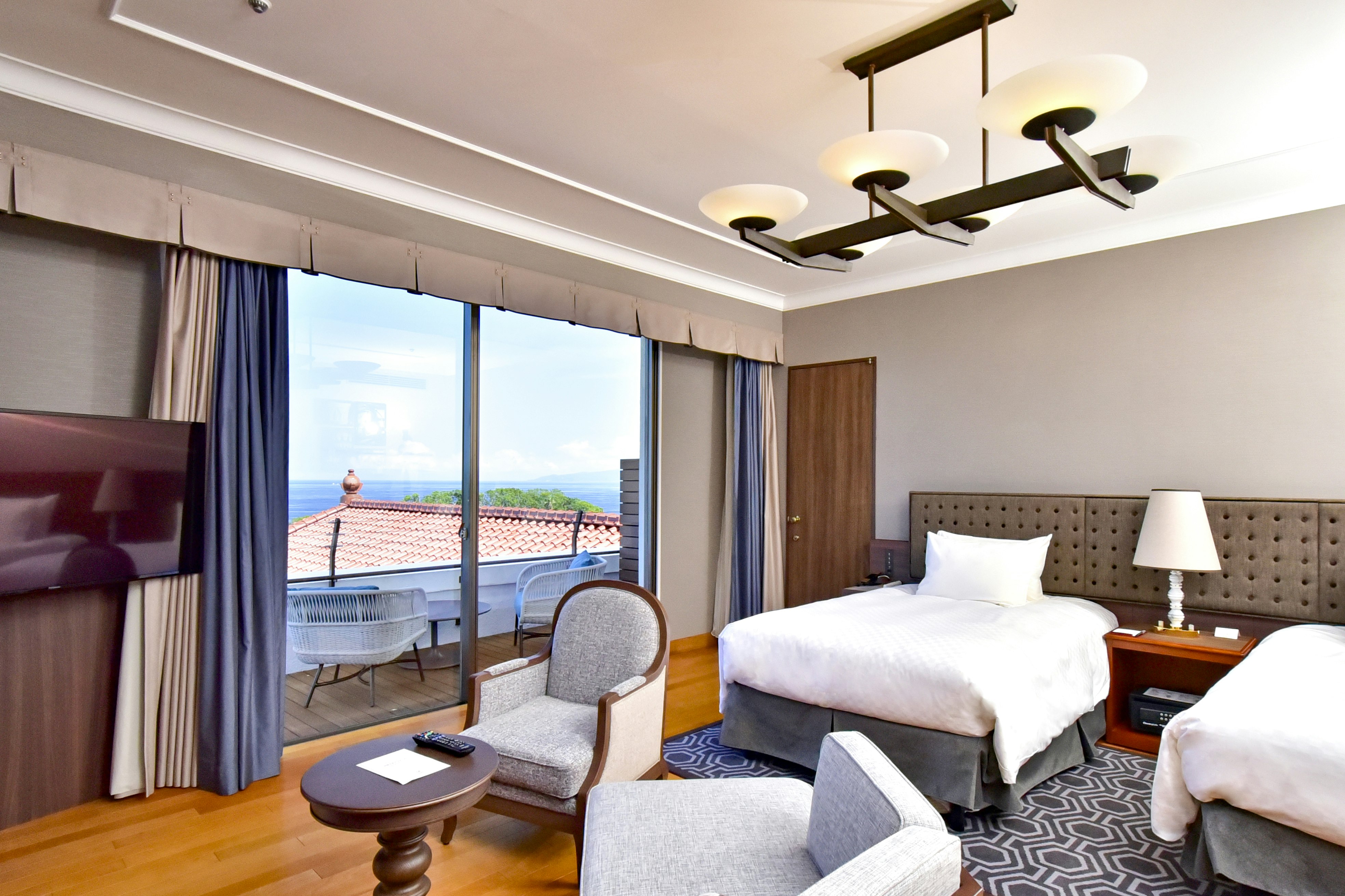 Main Building Ocean View Triple - Bedroom