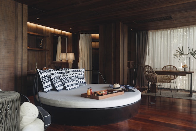 Tree Pool House - Living Area