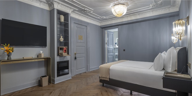Fleur De Lys Room - Bedroom