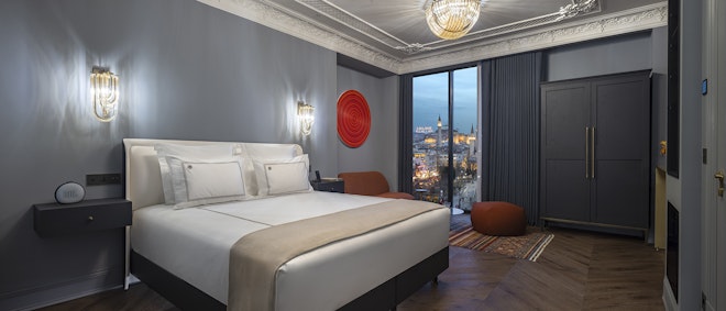 Fleur De Lys Room - Bedroom