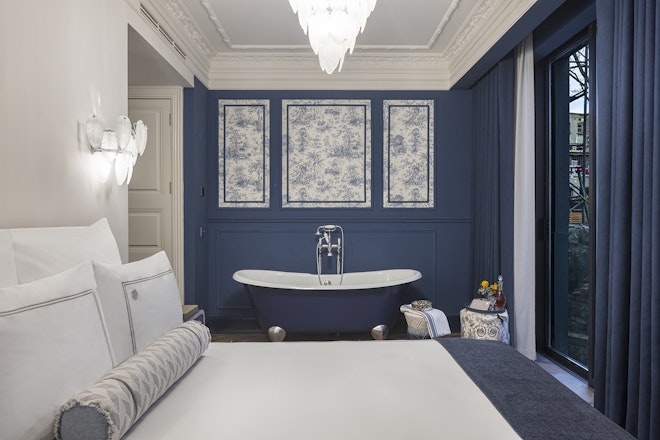 Acanthus Room - Bedroom
