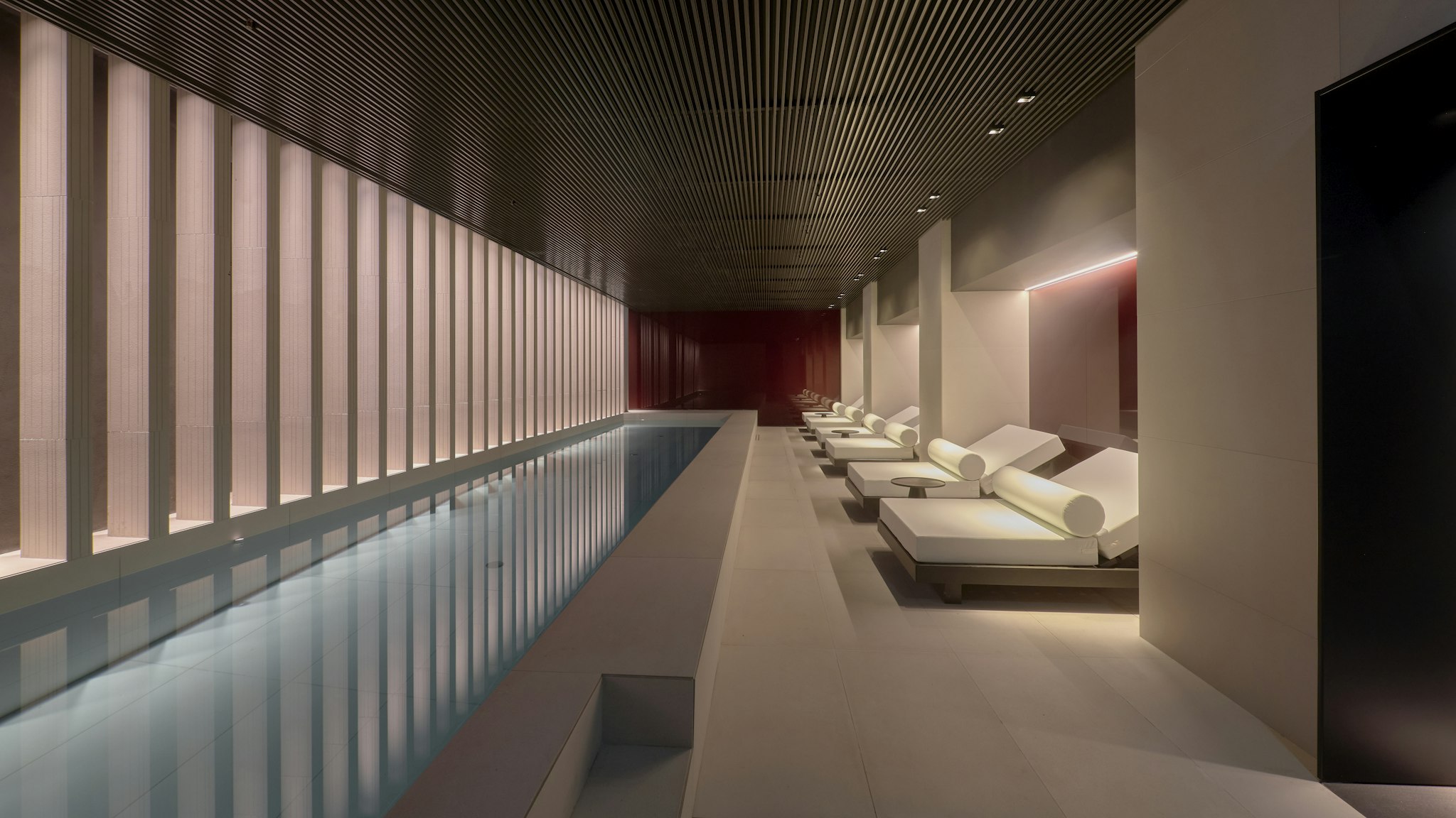 Kozmo Hotel Suites & Spa