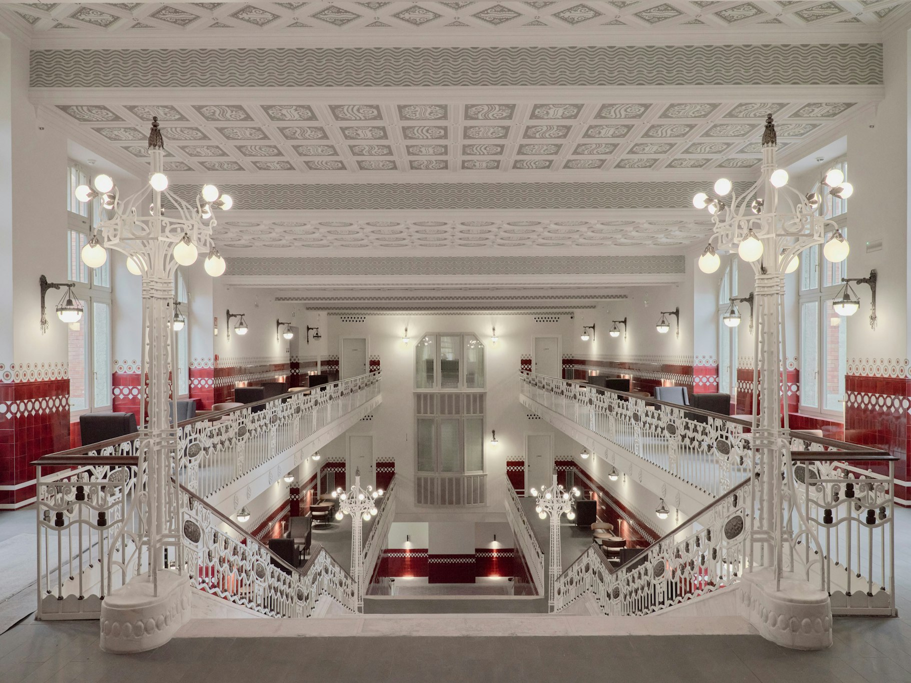 Kozmo Hotel Suites & Spa