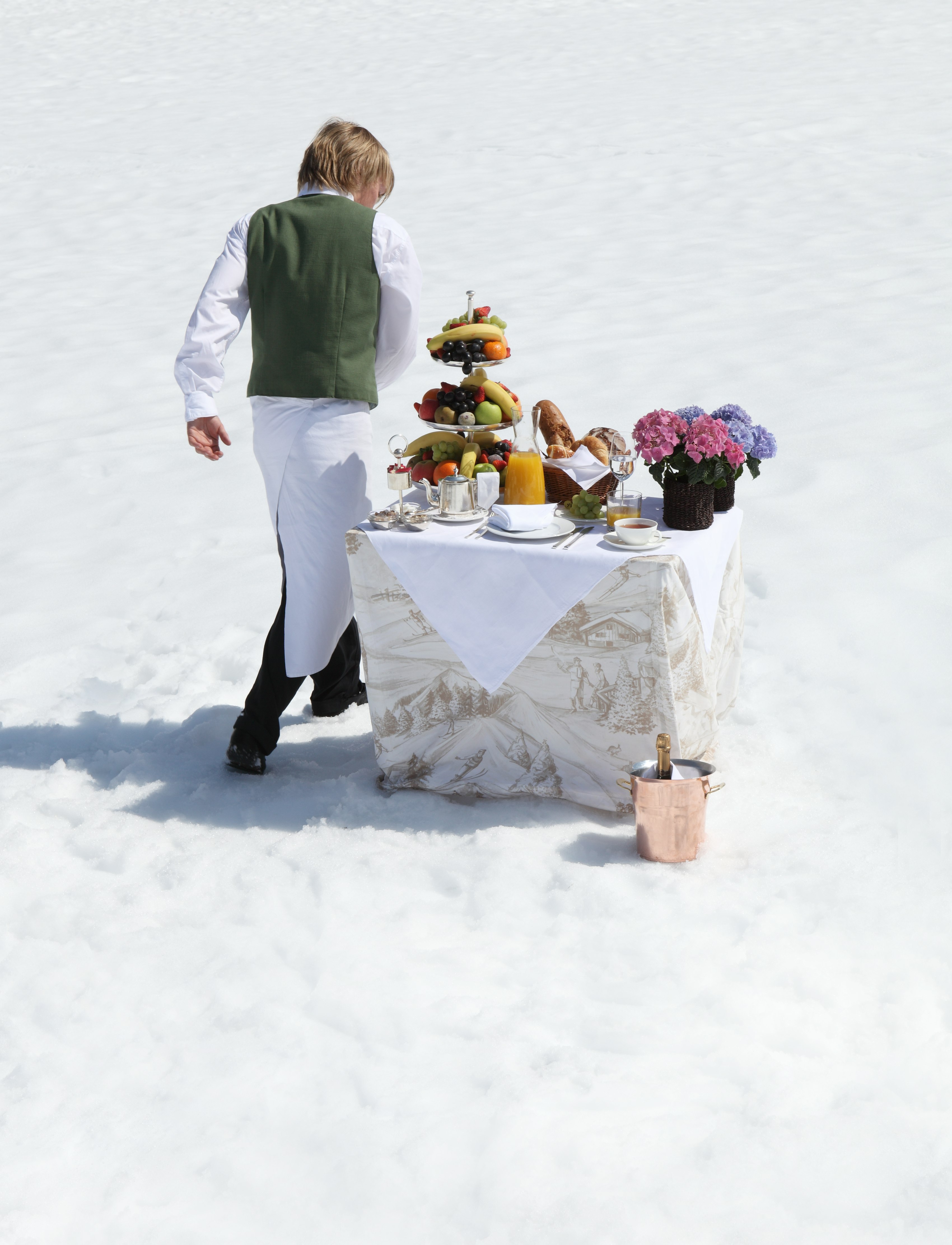 Breakfast In The Snow