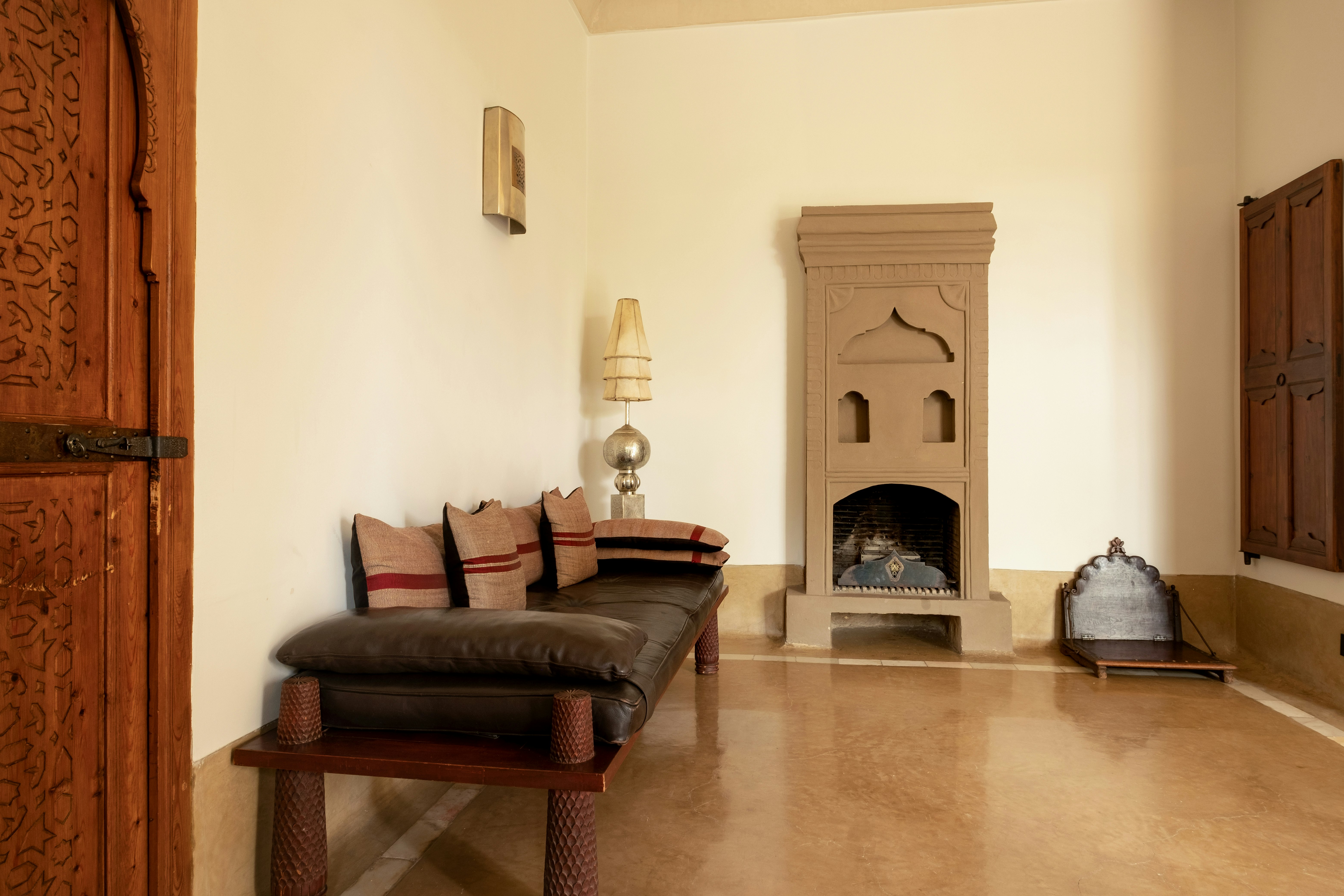 Large Harim Piscine - Living Area