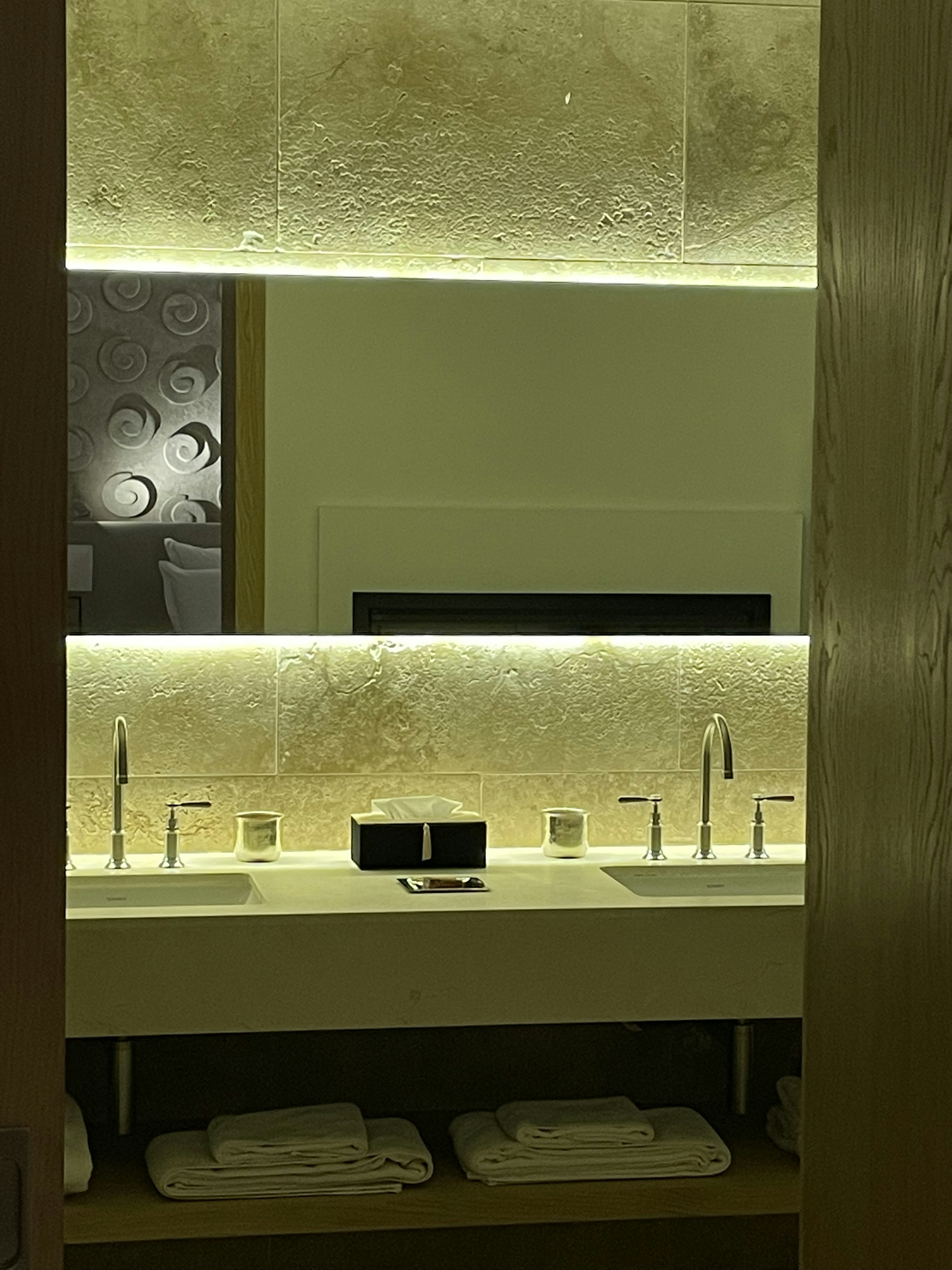 Ksara Large Suite - Bathroom