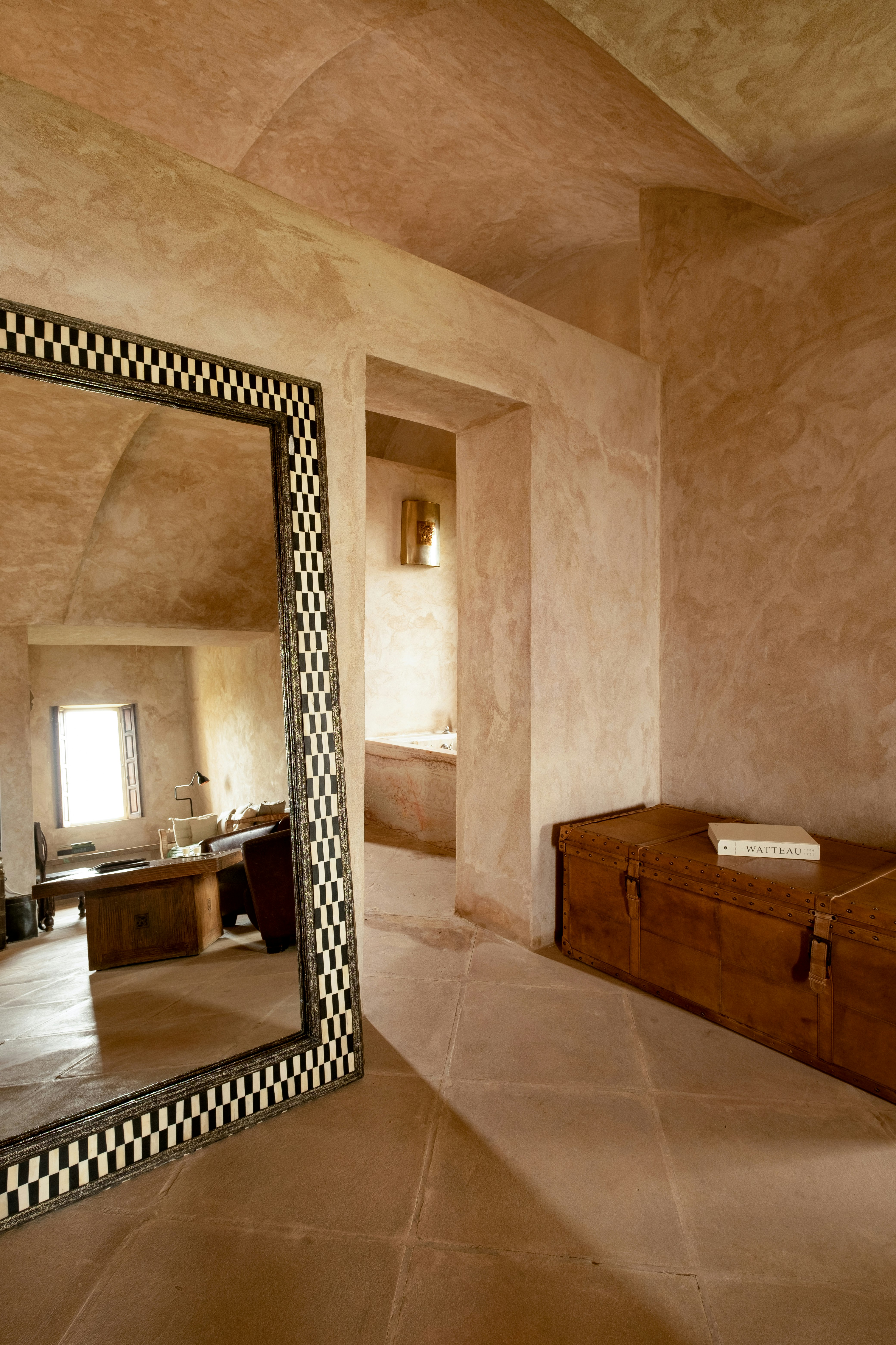 La Tour - Room Details