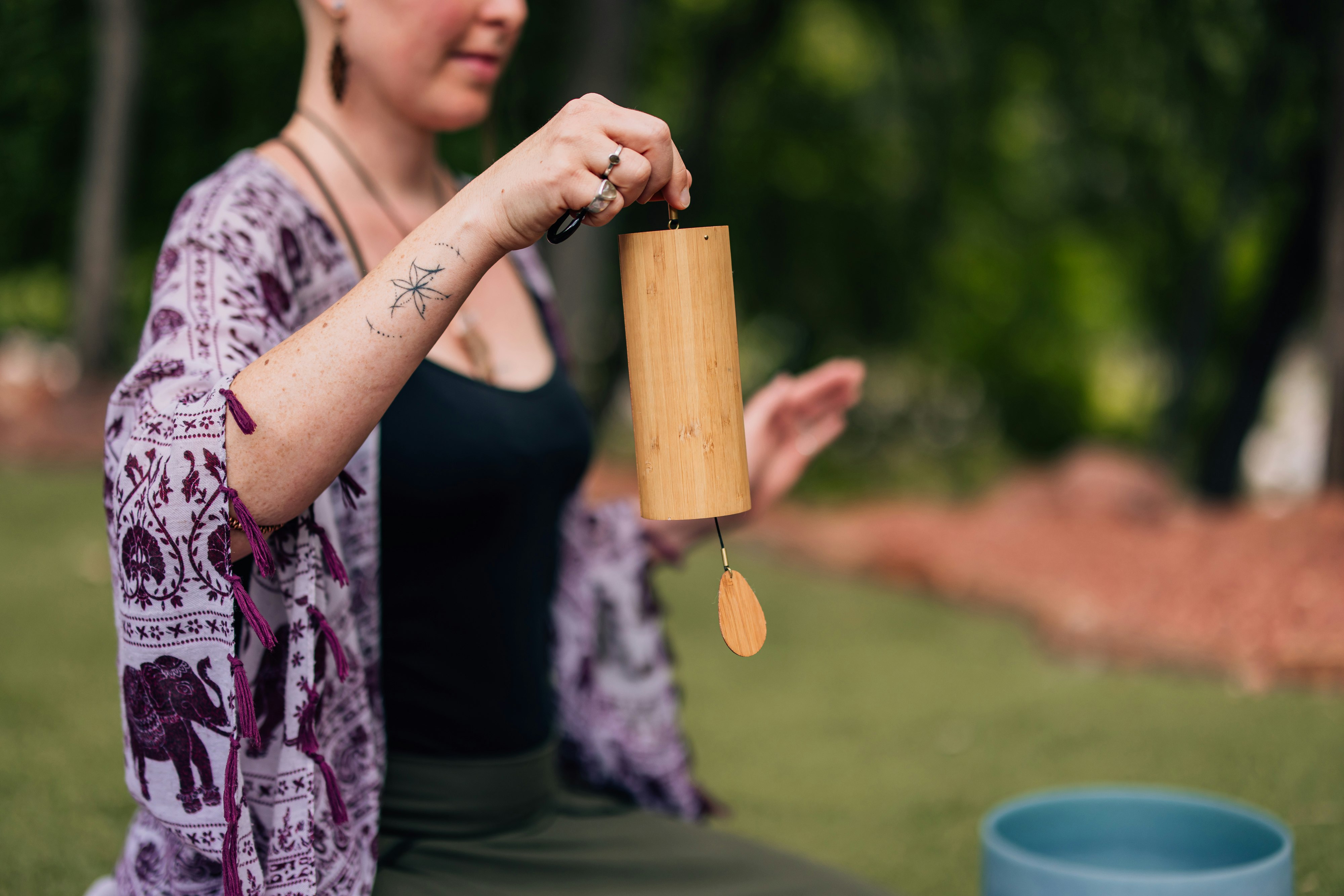 Holographic Alchemy Of Sounds