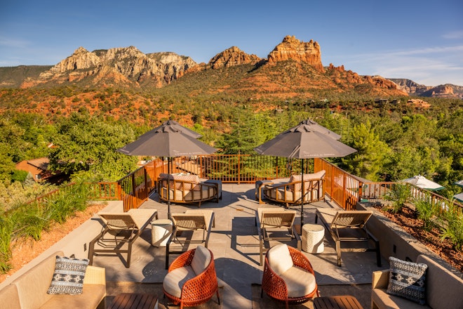 Duck Pond Cliffside Pool & Bar