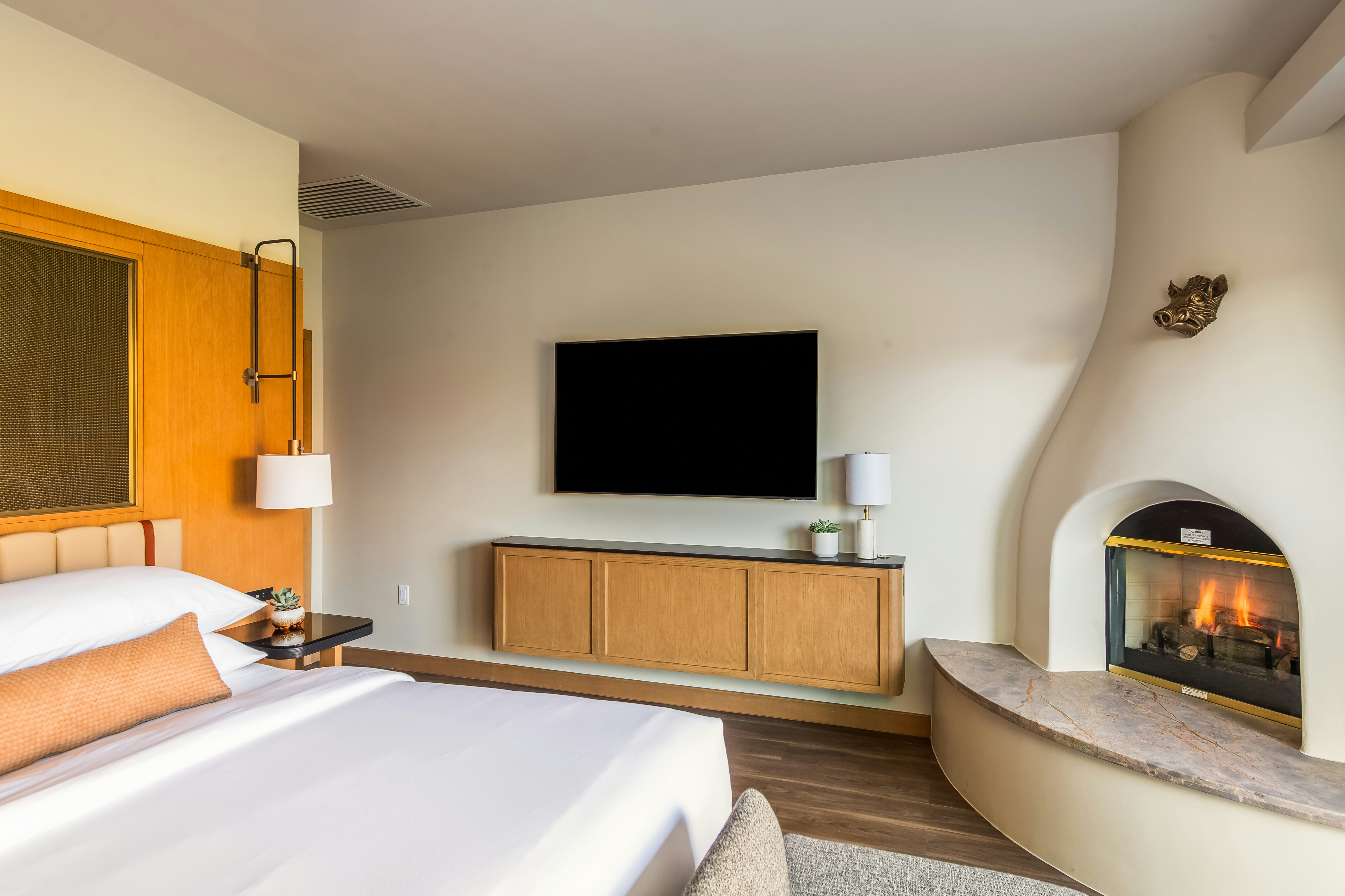 Cliffs Deluxe King - Bedroom