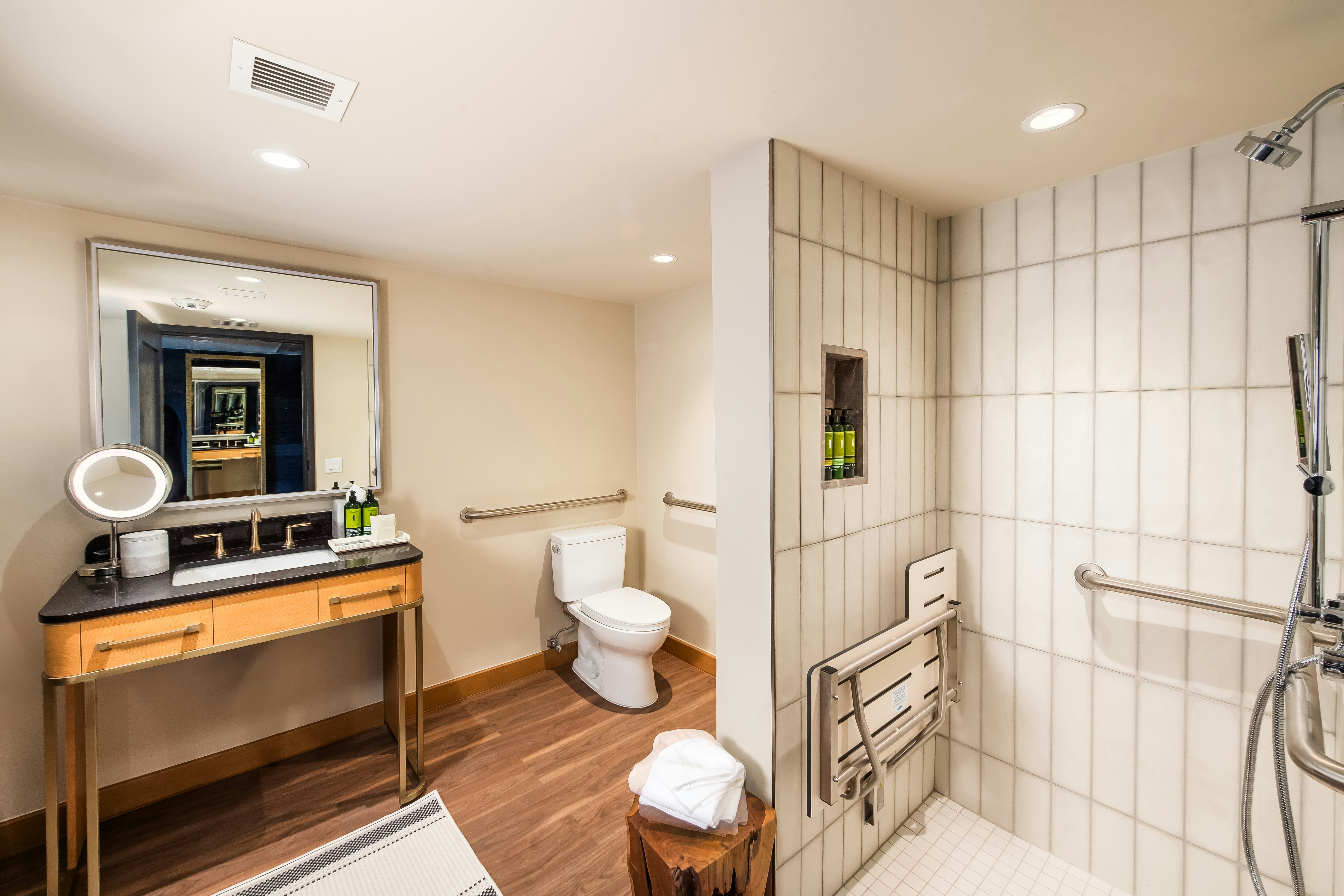 Cliffs King ADA - Bathroom