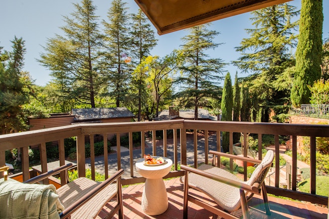 Lodge Deluxe - Balcony