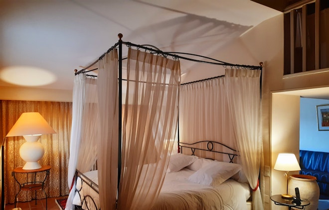 House Suite Bedroom