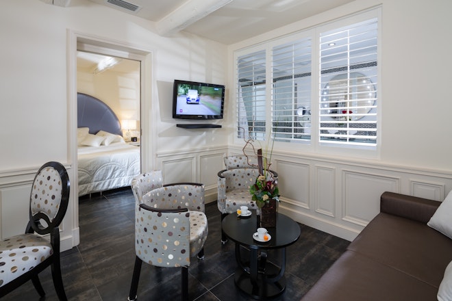 Pool Suite