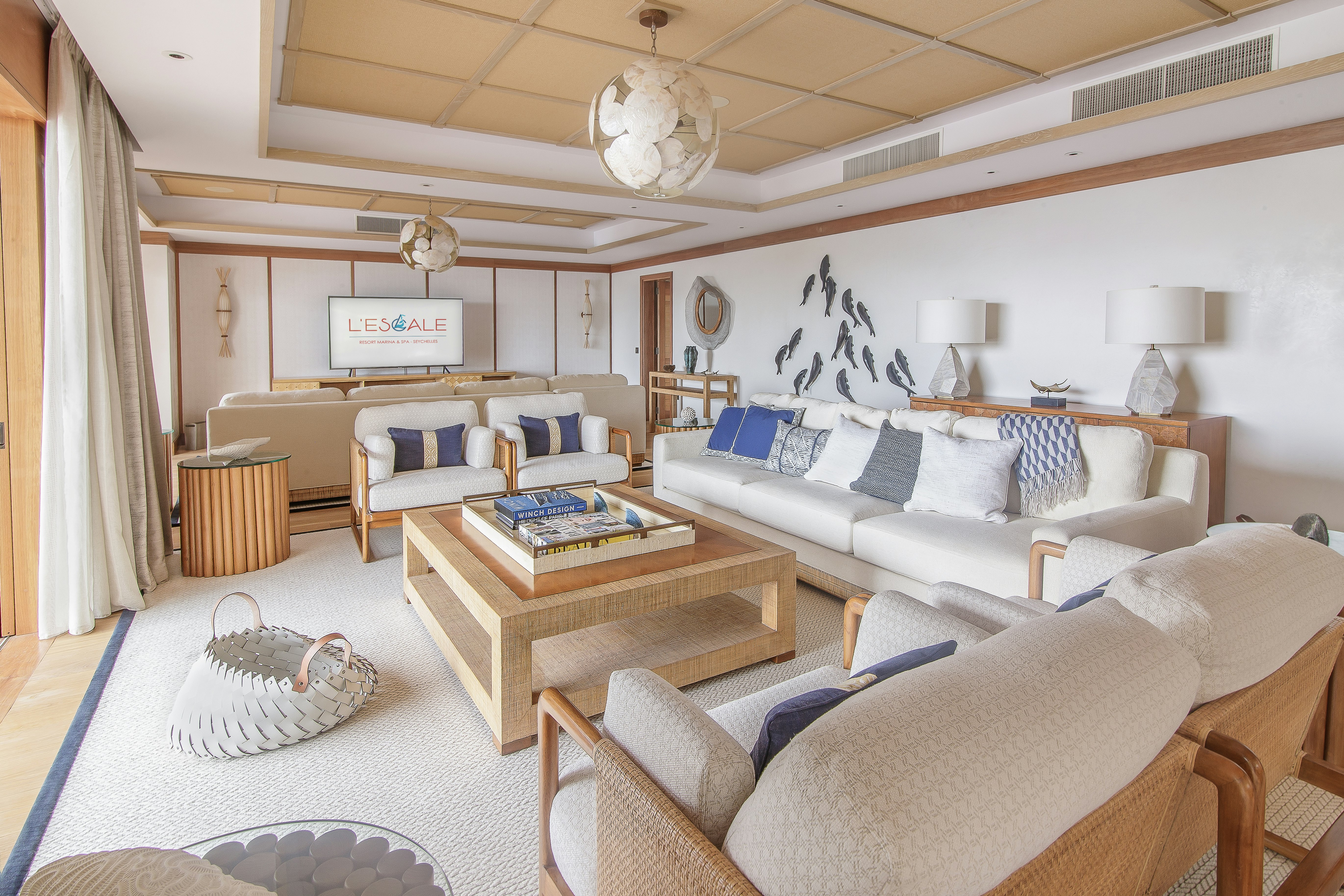 Royal Suite Ocean View with Pool - Living Room