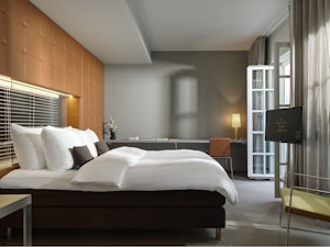 Luxurious Villa Balcony - Bedroom