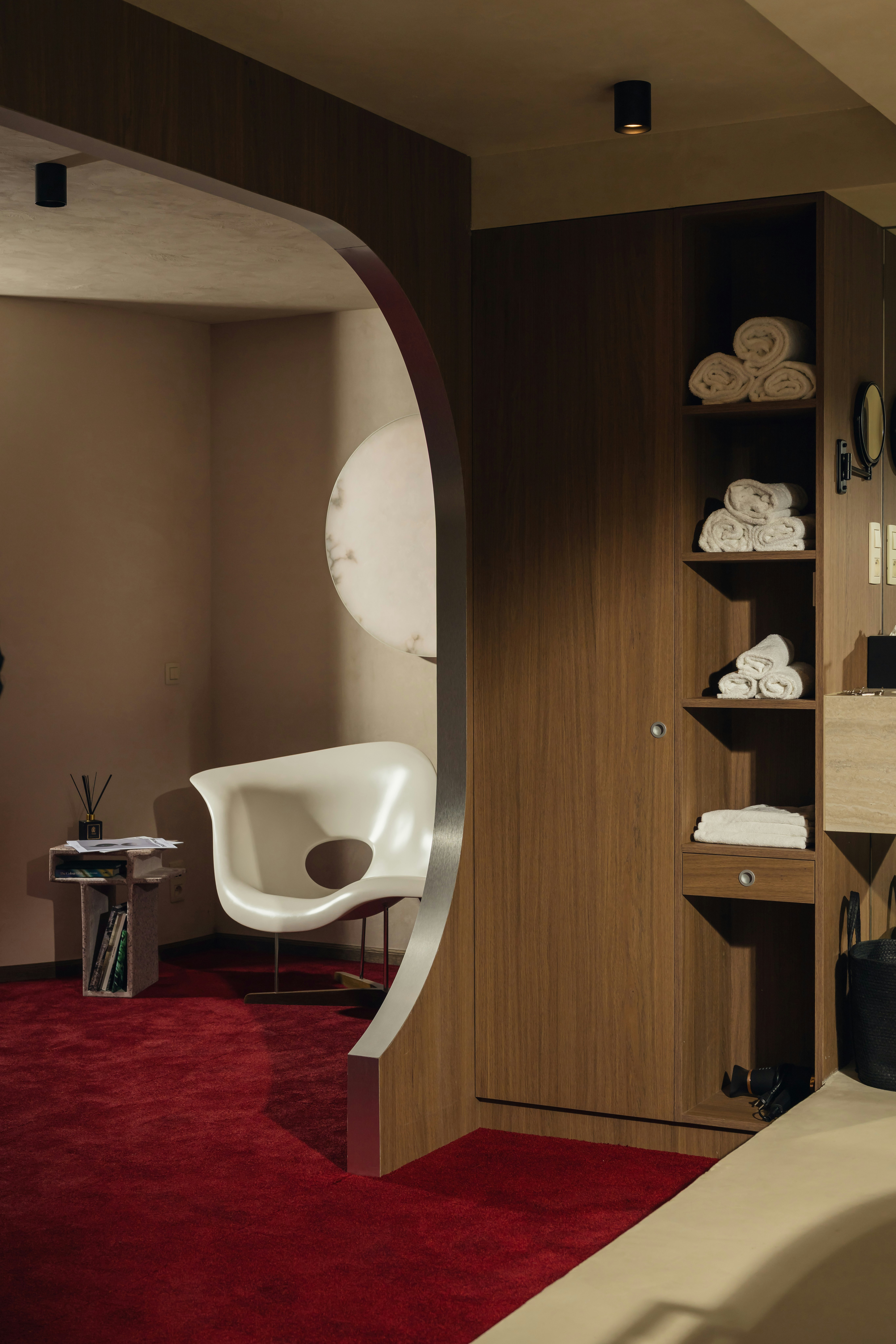 Luna Aurea Wellness Suite with Private Garden - Room Details