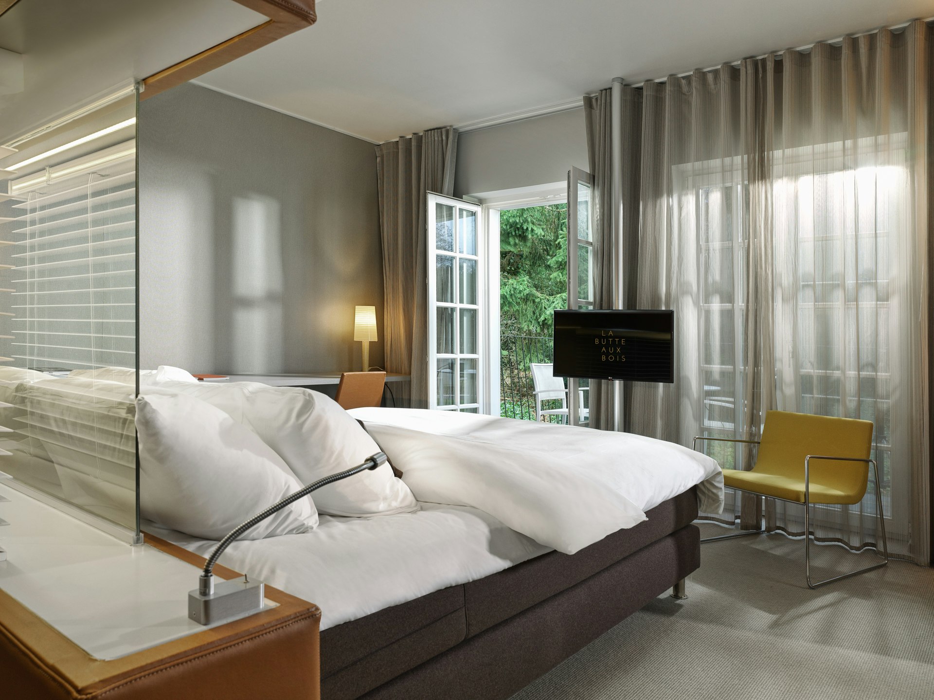 Luxurious Villa Balcony - Bedroom