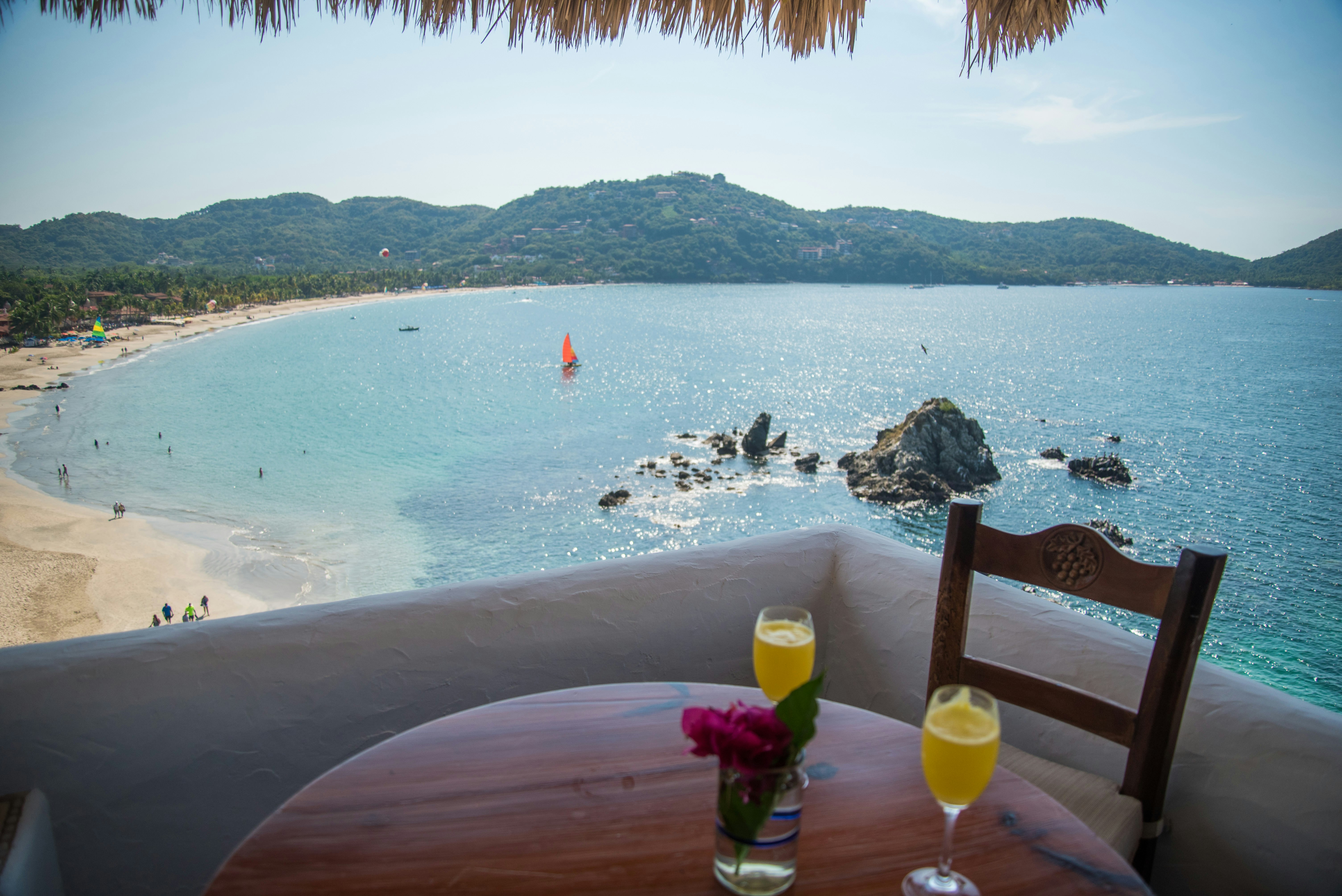 Villa El Murmullo - Oceanfront  Penthouse Suite