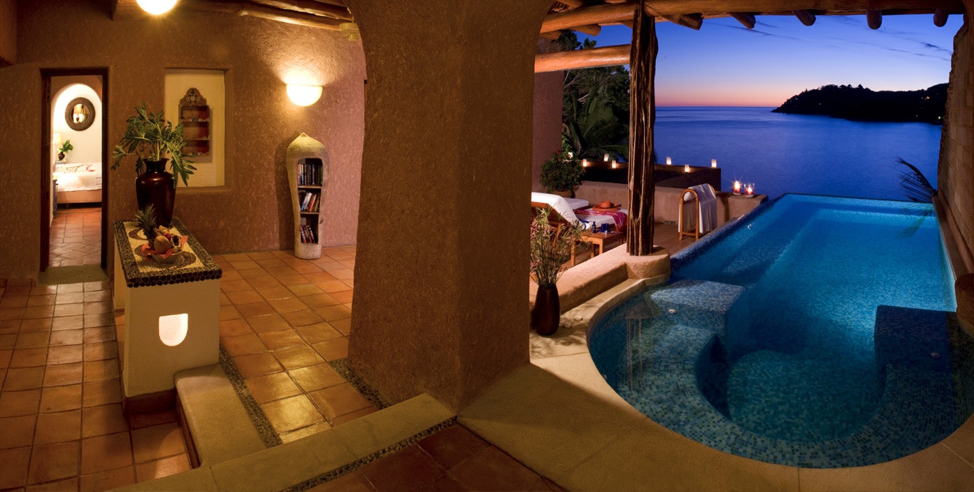 Oceanfront Master Pool Suite
