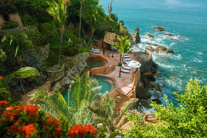 La Casa Que Canta – Pool View