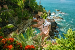 La Casa Que Canta – Pool View