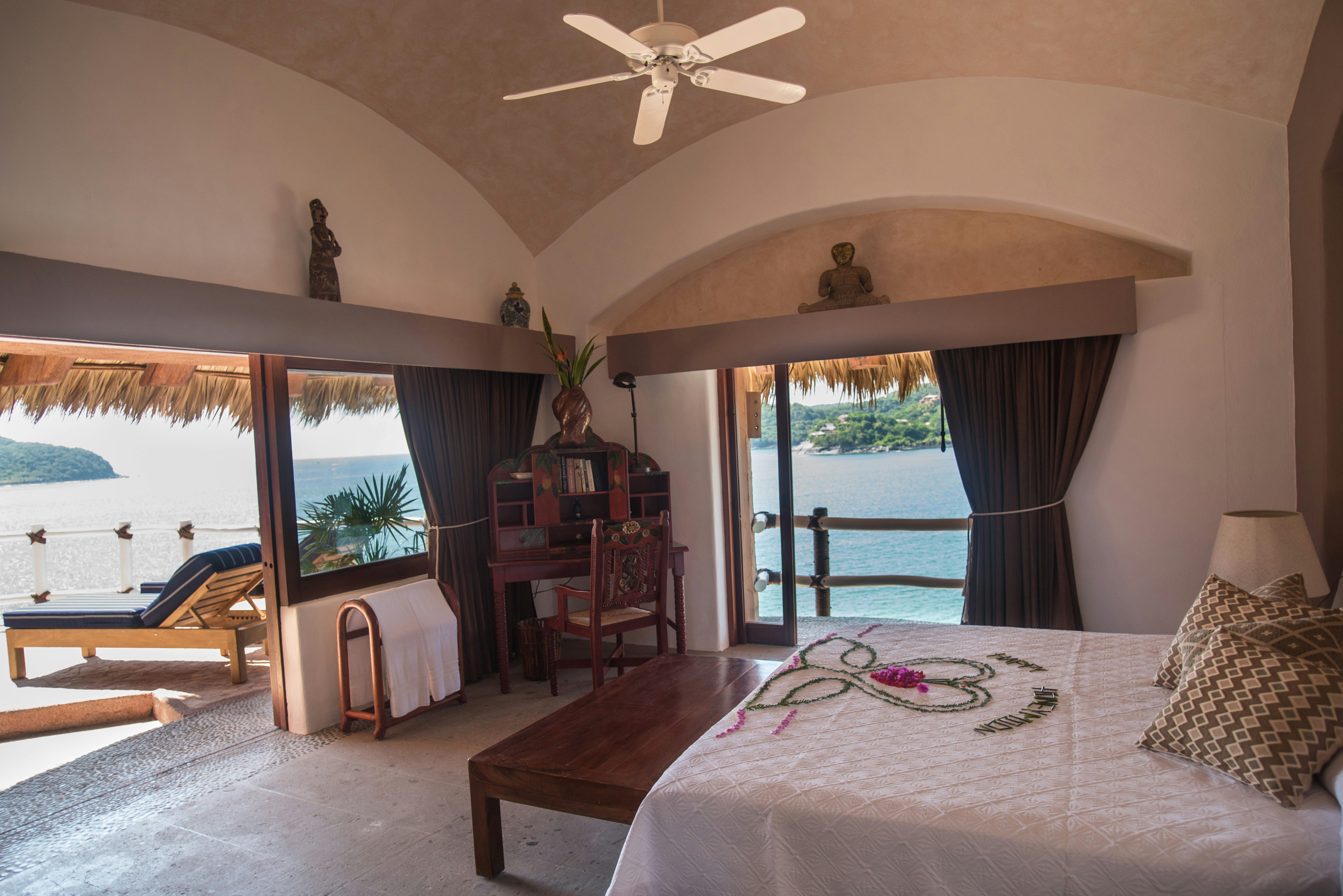 Villa El Murmullo – Oceanfront Penthouse