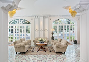 Hotel Hall