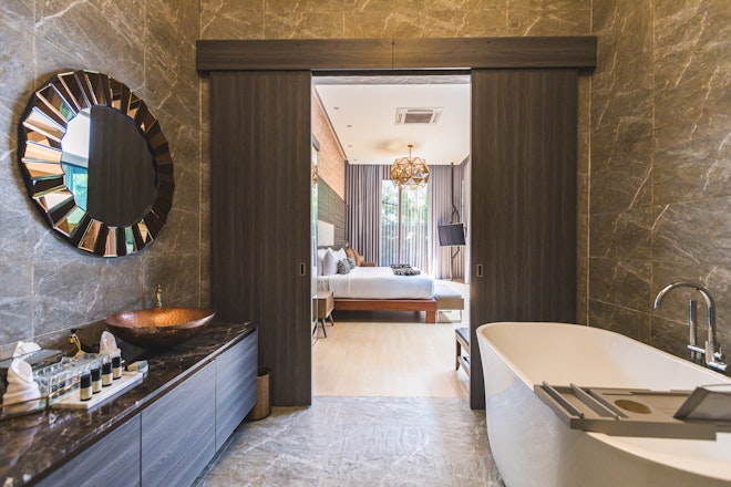 Three-Bedroom Villa Suite - Master Bathroom