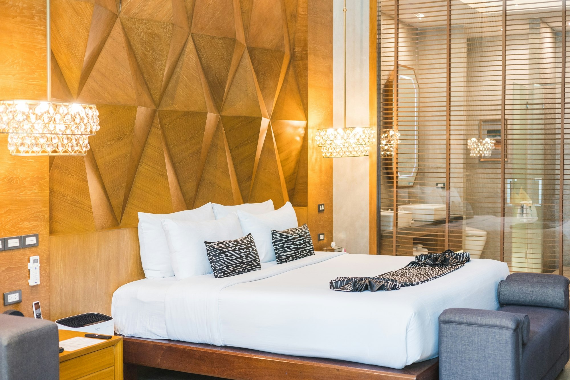 Deluxe Pool Villa with Pool Access - Bedroom