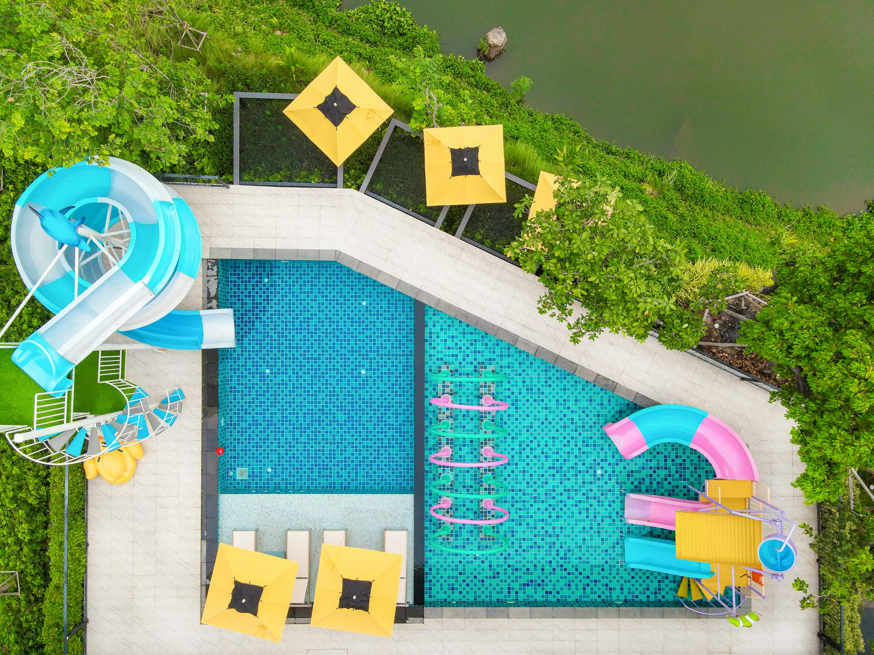 Alessandrite Waterpark