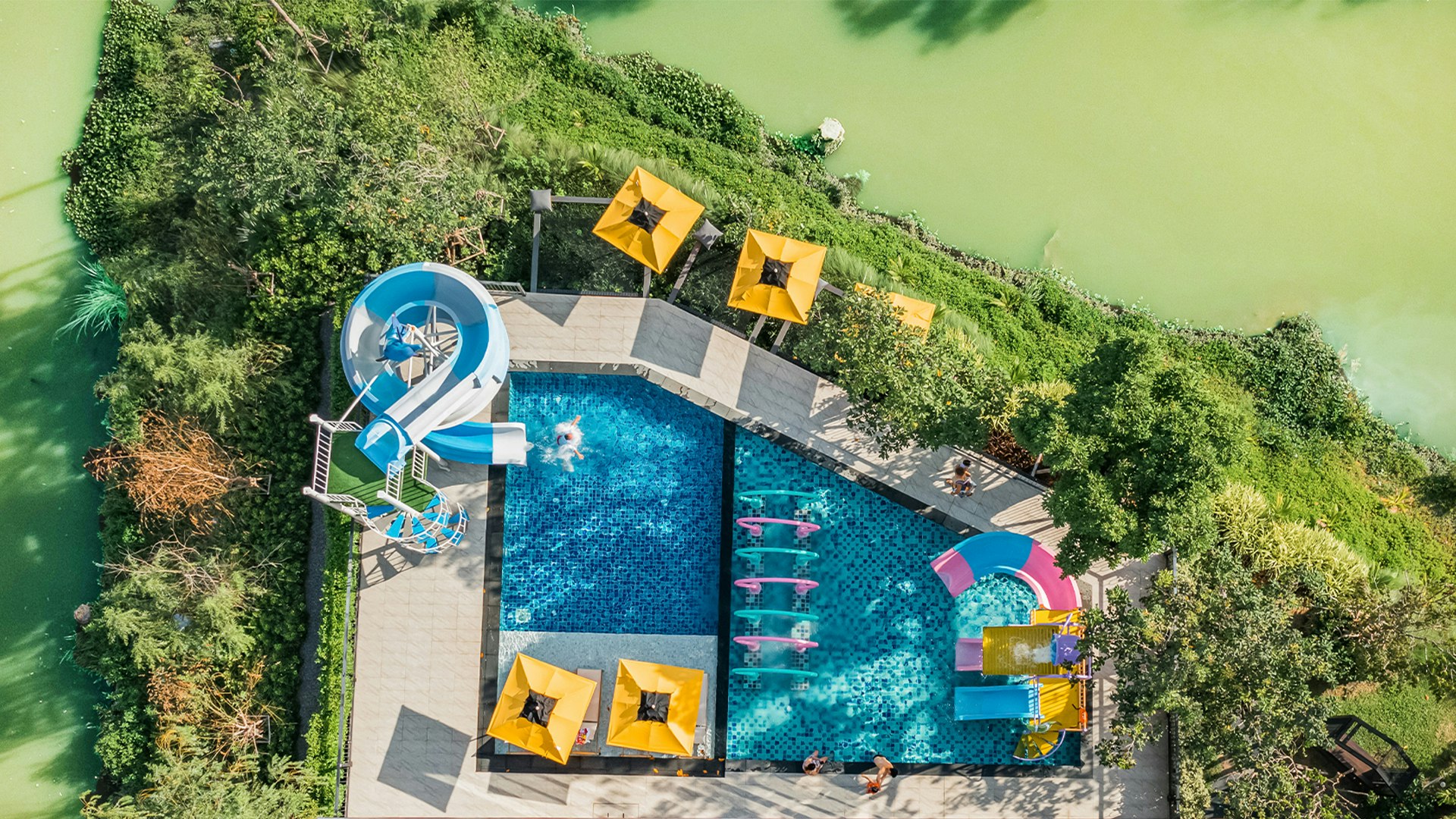 Alessandrite Waterpark