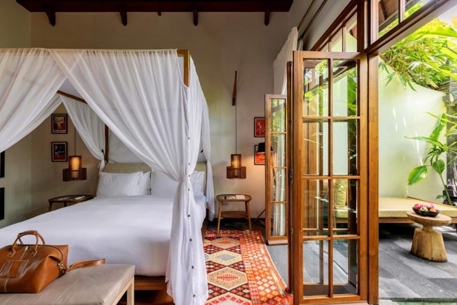 Pavilion Pool Suite - Bedroom