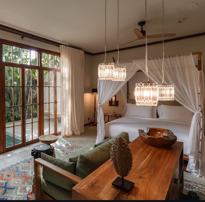 Pavilion Pool Suite - Bedroom