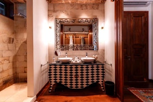 La Chambre de Henriette Suite - Bathroom