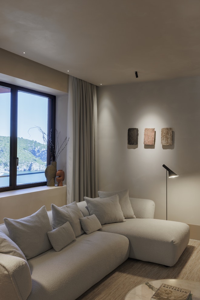 Stella 2 bedroom Mountain View Balcony Suite - Living Area