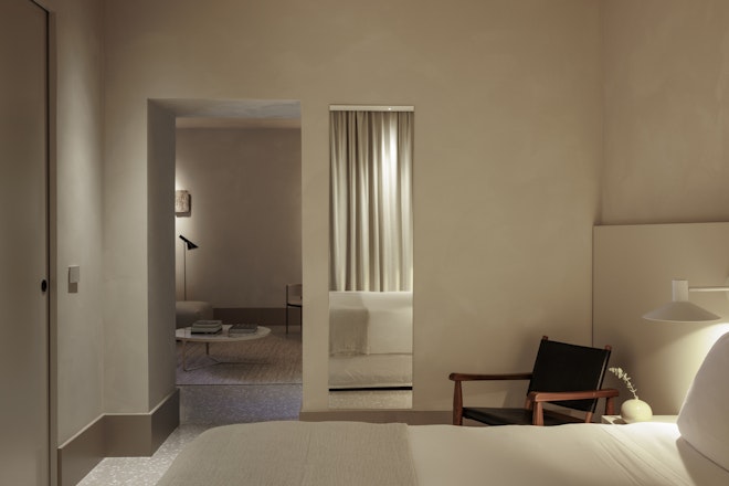 Stella 2 bedroom Mountain View Balcony Suite - Bedroom