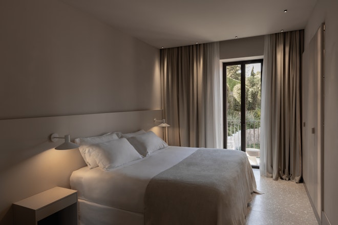 Caterina 3 Bedroom Garden View Suite - Bedroom