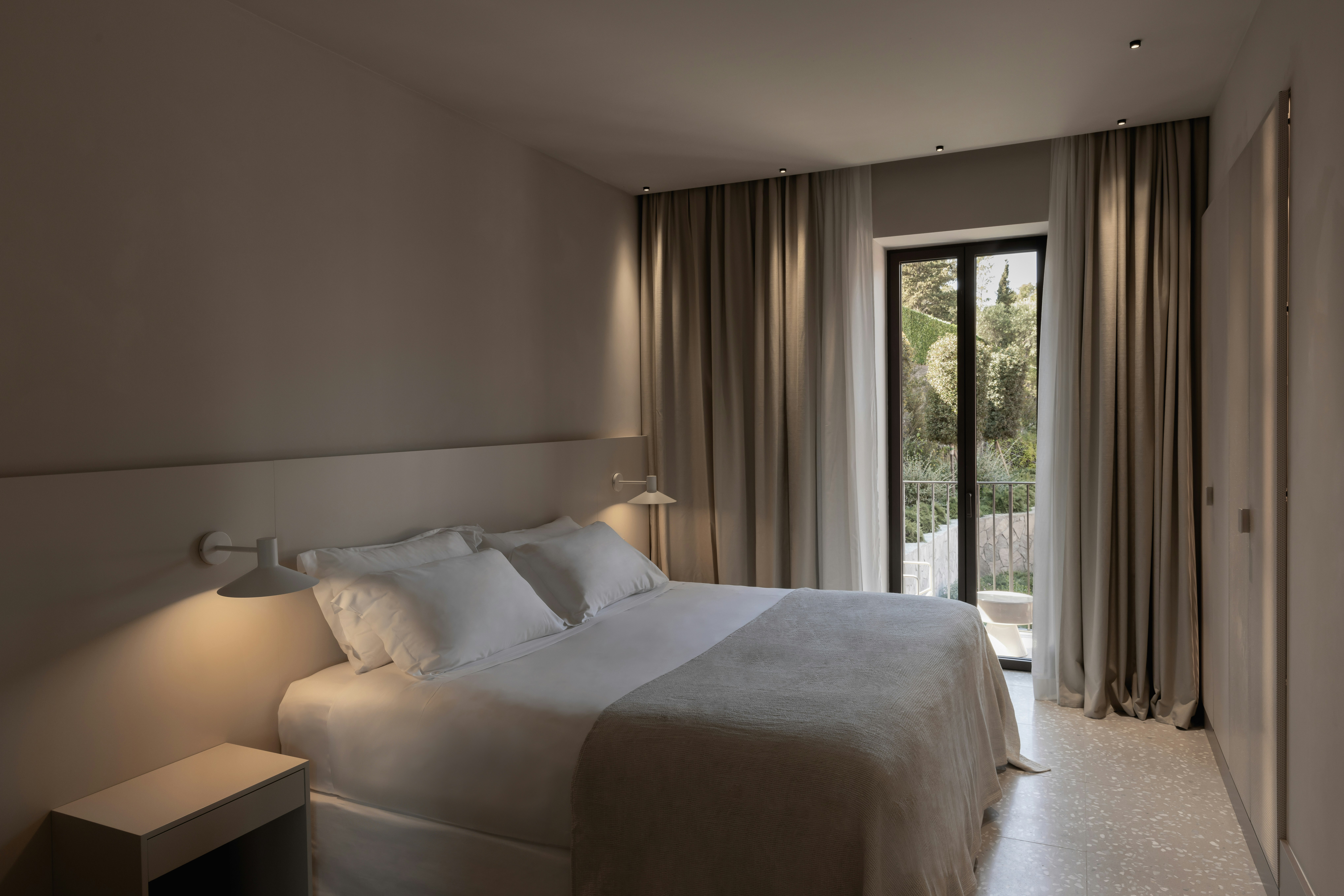 Caterina 3 Bedroom Garden View Suite - Bedroom