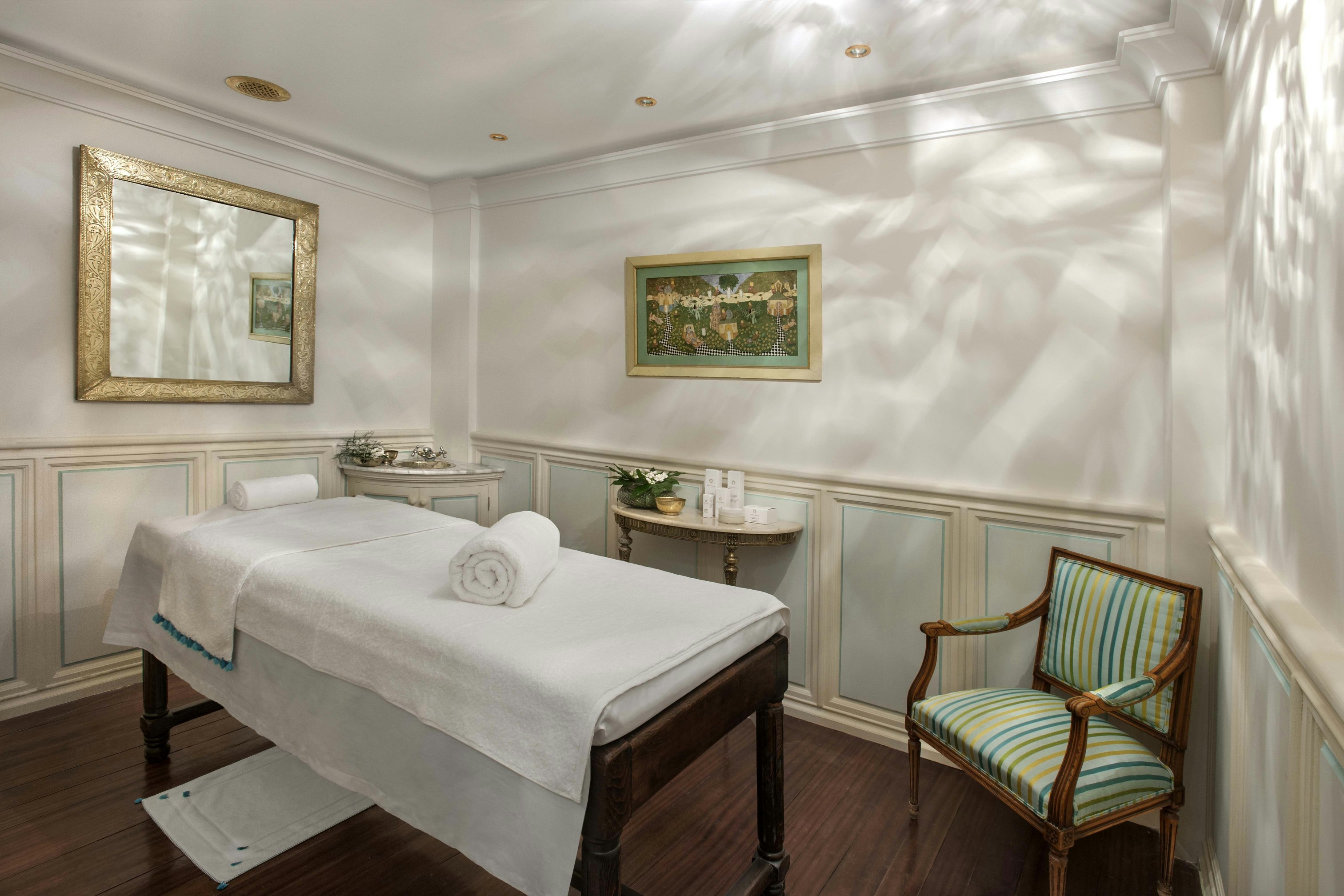 La Sultana Massage Cabin