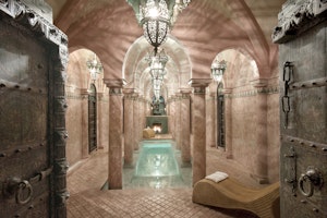 Spa Indoor Pool & Jacuzzi