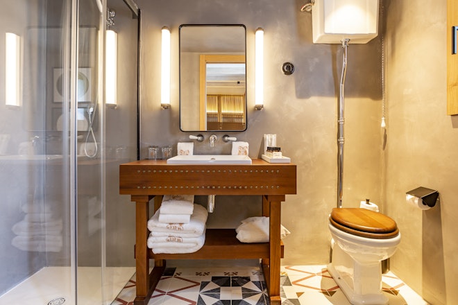Superior Room Bathroom