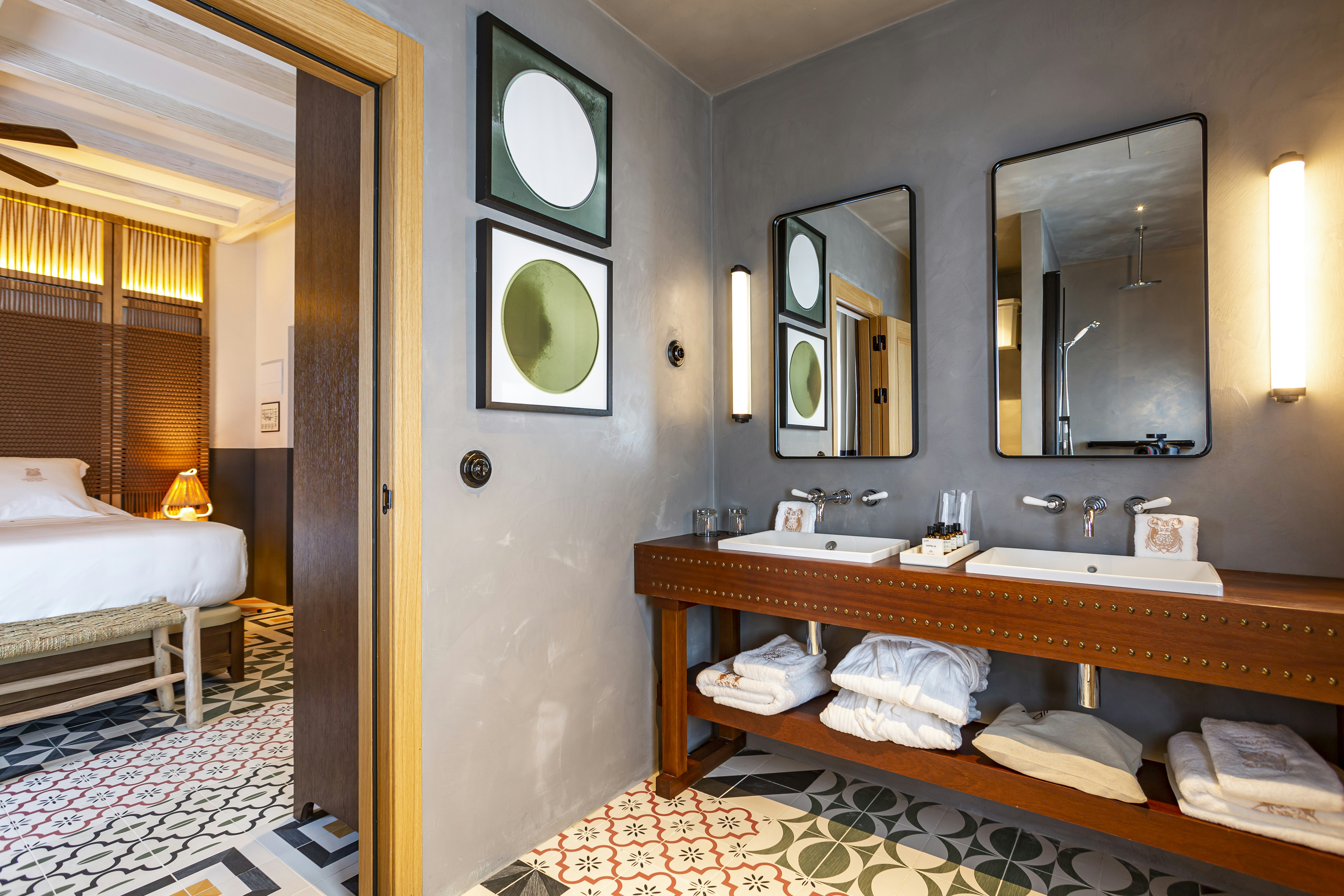 Superior Room Bathroom