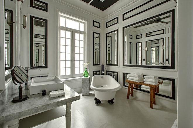 La Luna Suite Bathroom