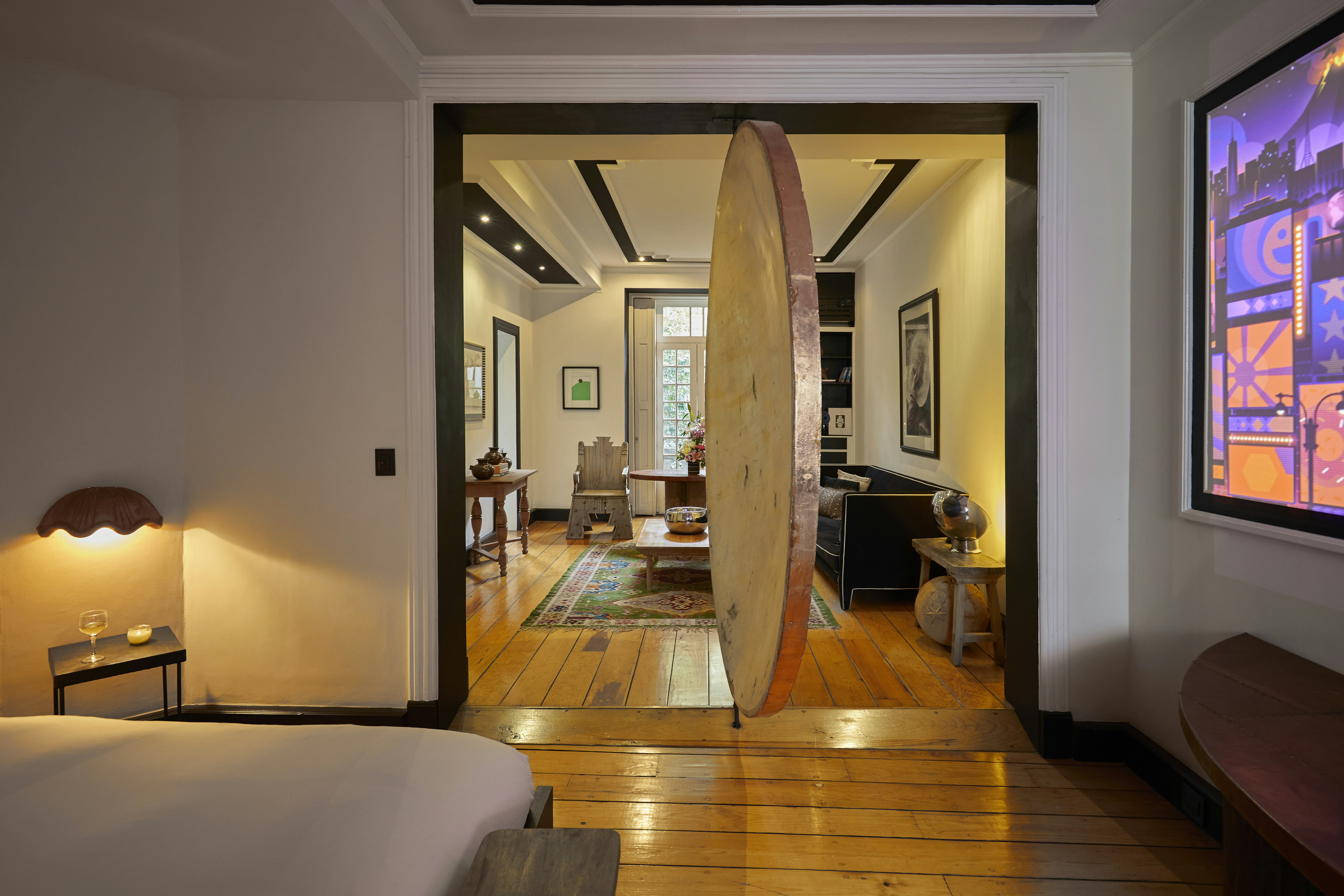 La Luna Suite Moon Door